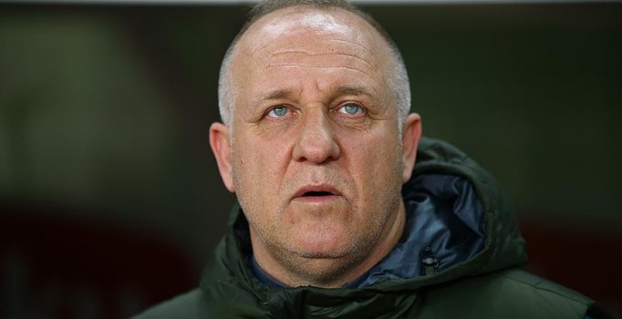 Mesut Bakkal'dan hakem Bitnel'e destek