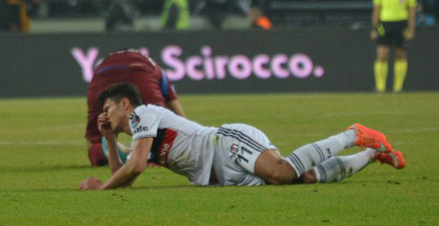 Beşiktaş'a Mustafa Pektemek'ten kötü haber