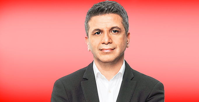 Bağlama virtüözü Ümit Yılmaz: Siyah günler gelir geçer, yeter ki birbirimizin elinden tutalım