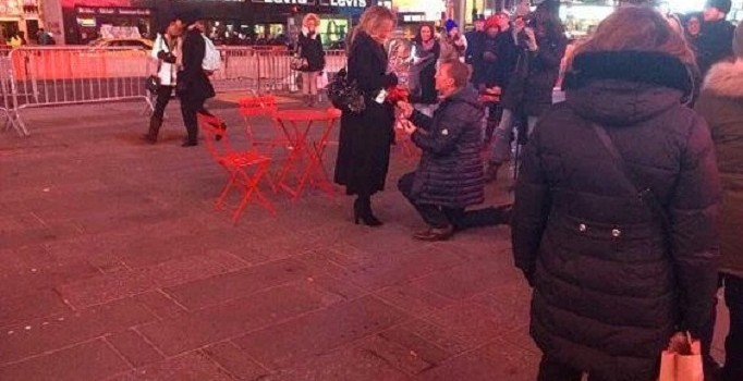 Ünlü teknik direktör Brendan Rodgers'den romantik evlenme teklifi