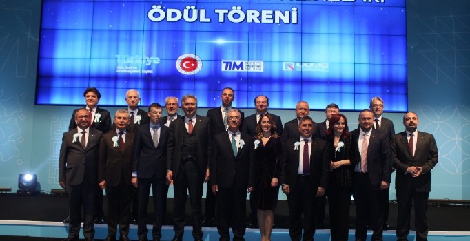 Başarılı ihracatçılar ödüllendirildi