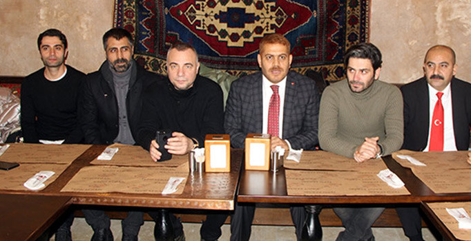 Ünlü sanatçılar, Mehmetçik'e destek için Hatay'da