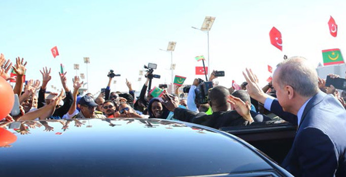 Moritanyalılar Cumhurbaşkanı Erdoğan'ı coşkuyla karşıladı