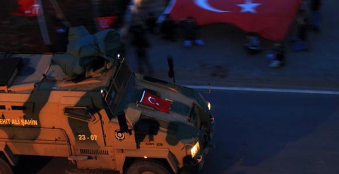 JÖH ve PÖH ekipleri sınıra sevk edildi