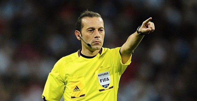 Cüneyt Çakır Fenerbahçe-Beşiktaş derbisine şartlı evet