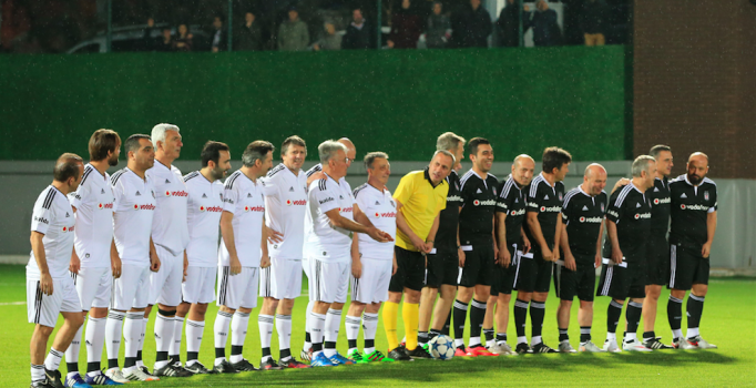 Ahmet Nur Çebi Fikret Orman'ı 8-4 mağlup etti