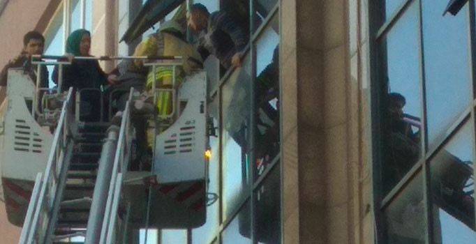 Son dakika! Okmeydanı'nda iş merkezinde yangın