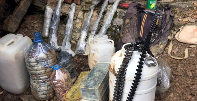 Tunceli'de PKK cephaneliği ele geçirildi