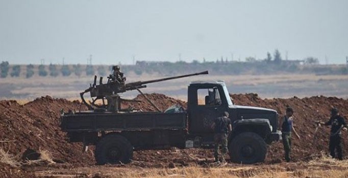 PYD Halep'te muhalifleri batıdan kuşatmaya çalışıyor