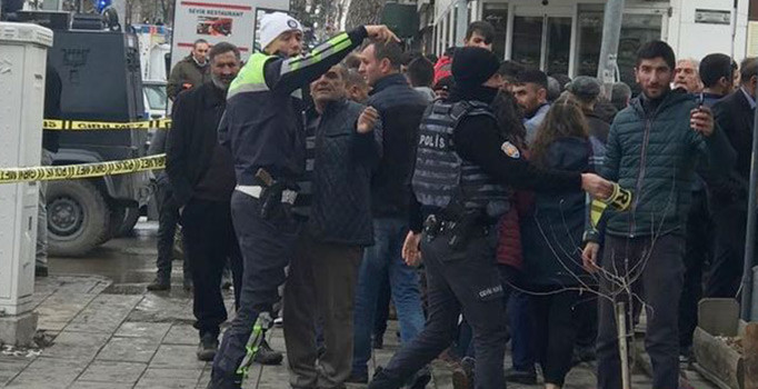 Kars'ta silahlı çatışma: Ölü ve yaralılar var