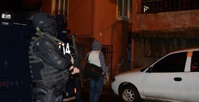 İstanbul'da eylem hazırlığındaki teröristlere şafak operasyonu