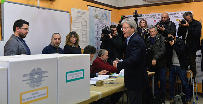 İtalya’daki seçimde liderler oylarını kullandı