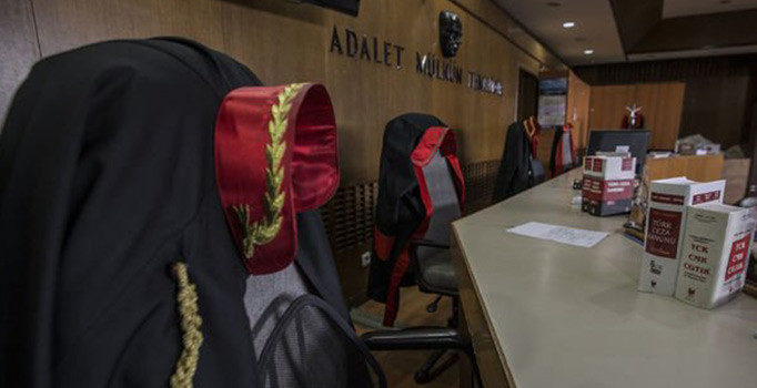 Telefondaki 'casus program' aldatma davasına delil oldu