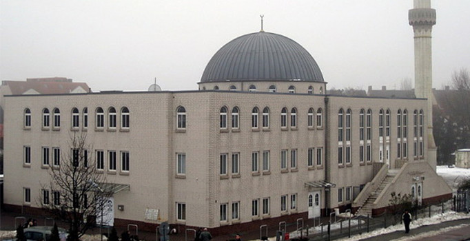 Bremen'deki camiye 6 ayda ikinci saldırı