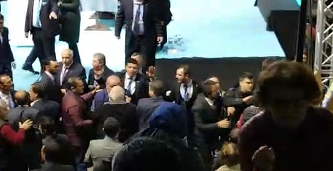 İYİ Parti Kongresi'nde arbede