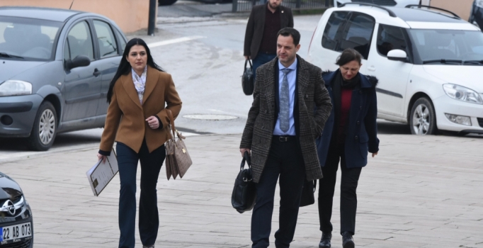 Yunan askerlerin tutukluluğuna itiraz edildi