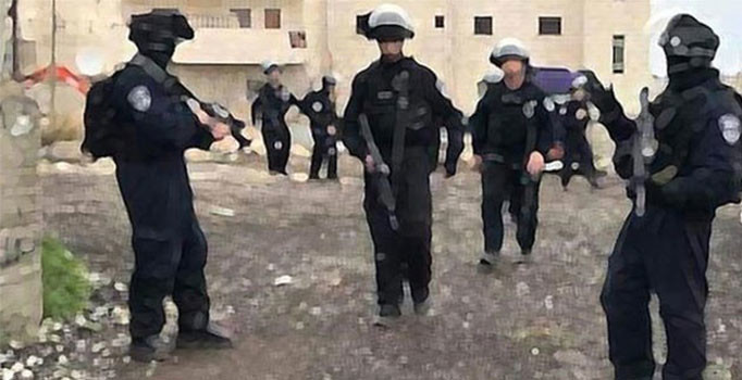 İsrail askerleri Batı Şeria'da 15 bin dönüm araziye zorla el koydu