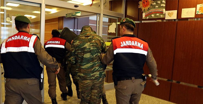 Son dakika! Sınırı geçen 2 Yunan askerin tutukluluğuna yapılan itiraza ret