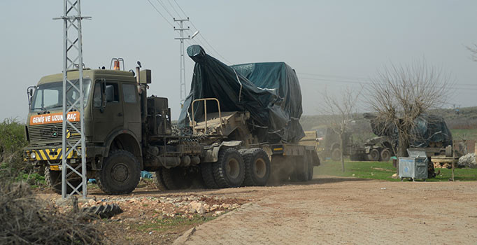 Suriye sınırında sıcak saatler: Obüs ve ZMA'lar Kilis'te