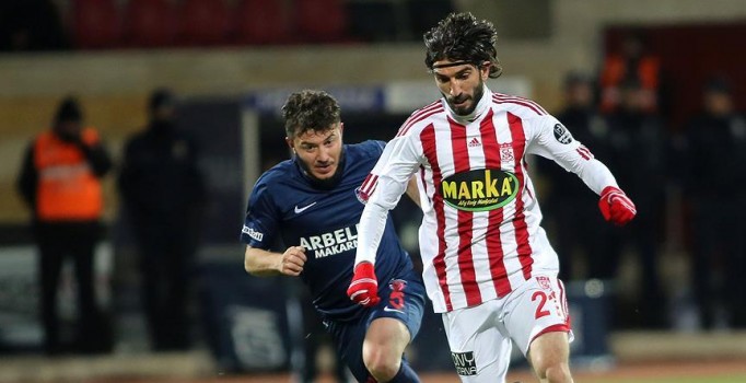 Medicana Sivasspor'da Burhan Eşer en az 2 hafta sahalardan uzak kalacak