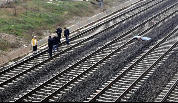 Kocaeli'de trenin önüne atlayarak intihar etti