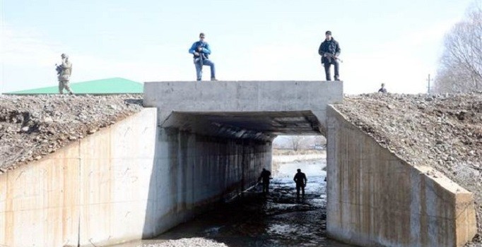 Başbakan Davutoğlu Bingöl'de sıkı güvenlik