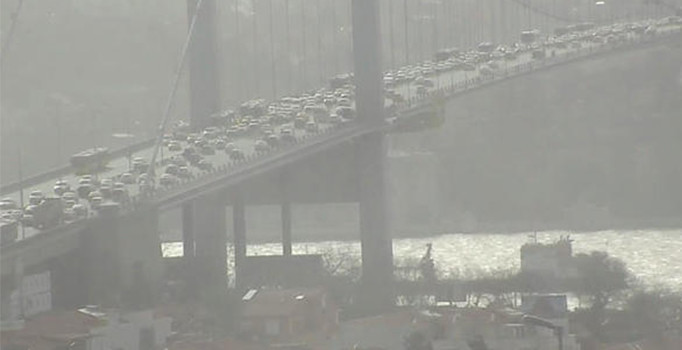 Son dakika! 15 Temmuz Şehitler Köprüsü'nde trafiği kilitleyen kaza