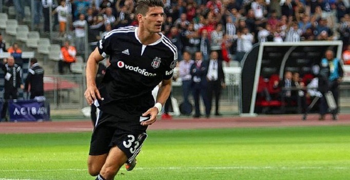 Gomez: 'Şampiyonlar Ligi hedefi olan bir takımda oynamak istedim'