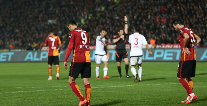Galatasaray deplasmanda Gaziantepspor'a 2-0 mağlup oldu