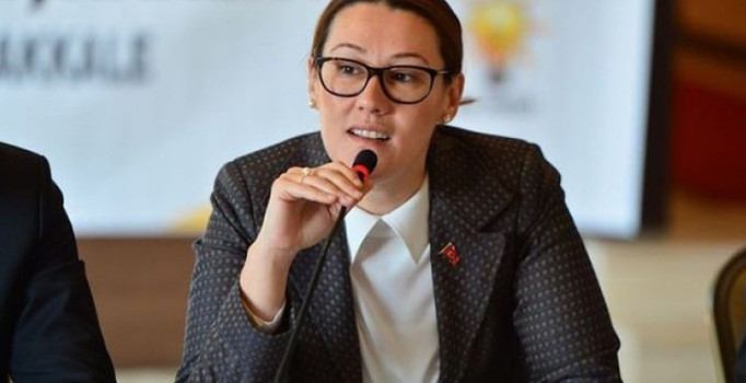 Son dakika! AK Parti Çanakkale İl Başkanı Yeşim Karadağ istifa etti