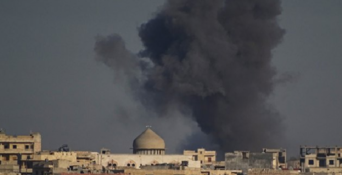 Rus uçakları Halep'i bombaladı