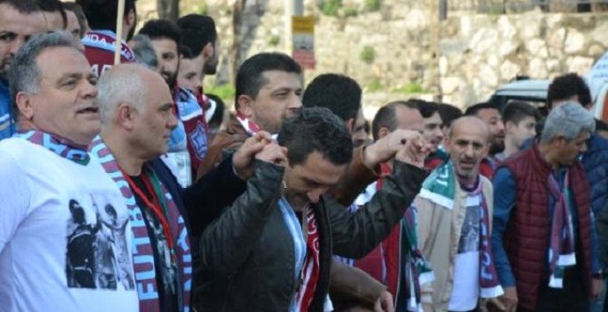 Bursasporlu ve Trabzonsporlu taraftarlar TFF ve MHK'yı protesto etti