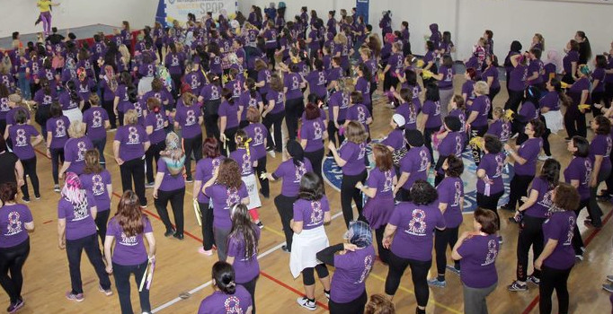 Eskişehirli kadınlar 8 Mart'ı zumba ile kutladı