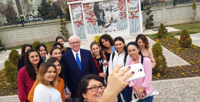 Kazım Kurt: "Kadınlarımızın İhtiyaç Duyduğu Her An Yanlarındayız"