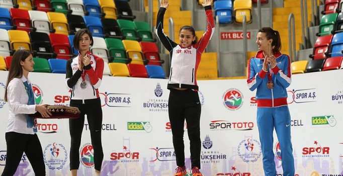 Milli sporcular 21. Balkan Atletizm Şampiyonası'nı 15 madalya ile kapattı