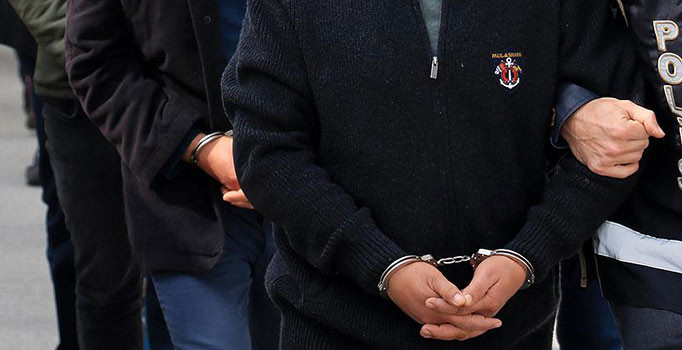 FETÖ'nün eğitim yapılanmasına 20 ilde operasyon: 92 öğretmene gözaltı