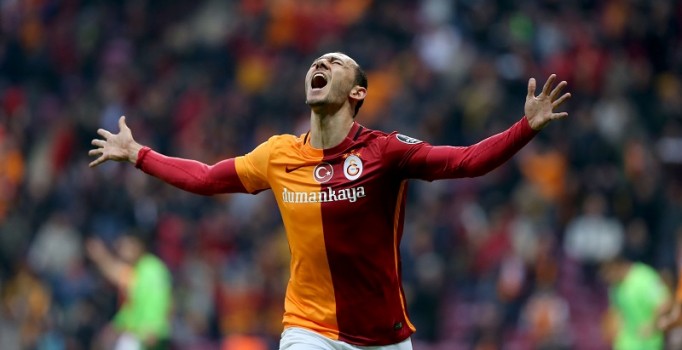 Umut Bulut yine saç baş yoldurdu