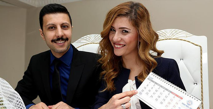 14 Şubat Sevgililer Gününü kutlamayan nişanlısına kızdı
 nikah gününü 29 Şubat'a aldı