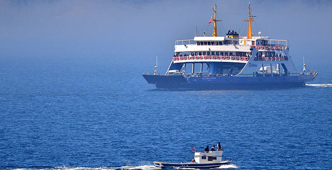 Çanakkale Boğazı çift yönlü kapatıldı, feribot seferleri iptal edildi