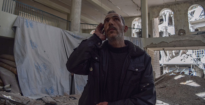 Esad rejiminin yıktığı camide ezanlar susmuyor