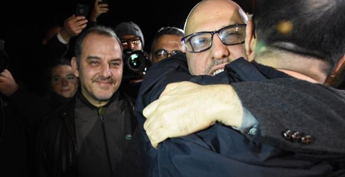 Ahmet Şık ve Murat Sabuncu cezaevinden çıktı