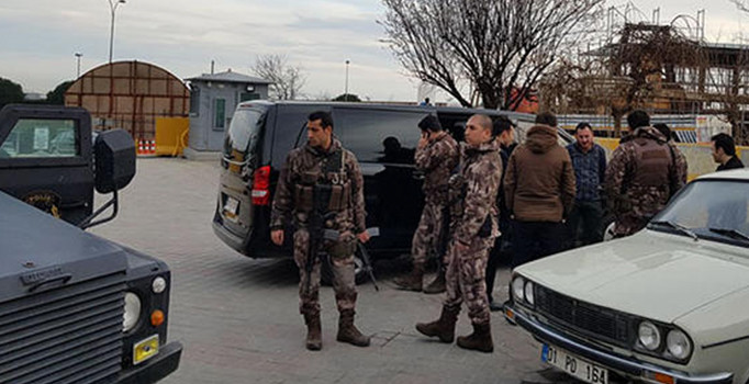 UBER aracına silahlı saldırı