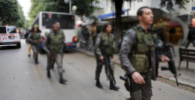 İsrail askerleri 3 Filistinliyi yaraladı