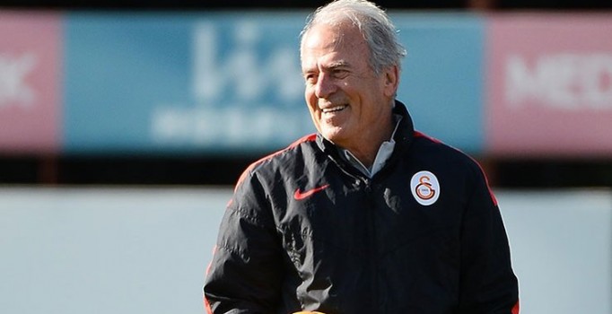 Galatasaray Teknik Direktörü Mustafa Denizli bugünkü antrenmana çıkmadı