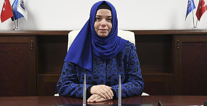 Diyanet'in ilk kadın başkan yardımcısı göreve başlıyor