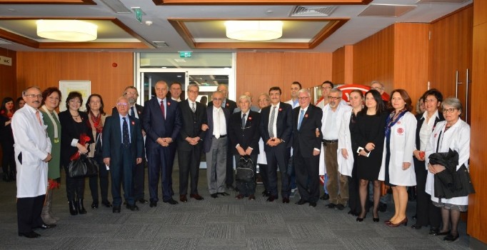 Prof. Dr. Hacısalihoğlu: "Tıbbiyeliler bugün de istiklal meşalesi"