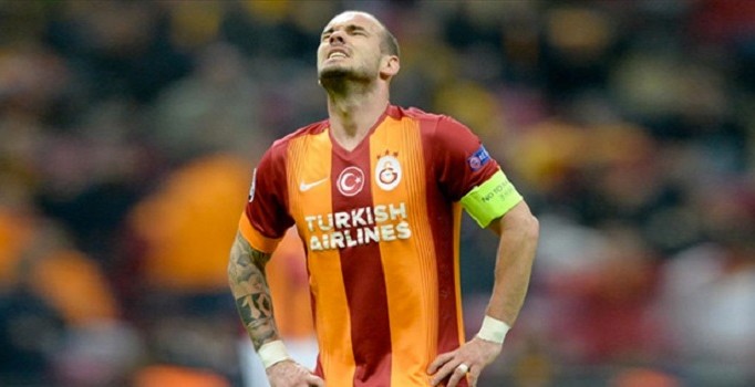 Yıldız futbolcu Sneijder Galatasaray'dan ayrılacağı dedikodularına noktayı koydu