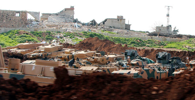 Hakim tepelerde namlular Afrin'e çevrildi