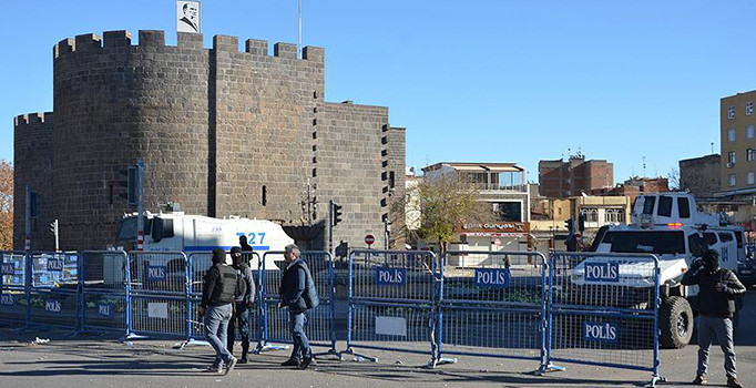 Diyarbakır Sur'da provokasyona karşı önlemler artırıldı