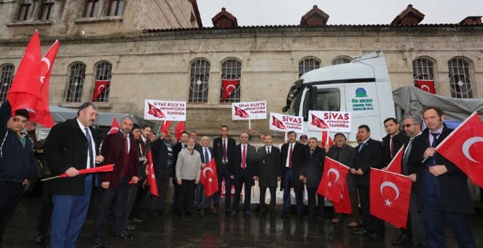 Muhtarlardan Afrin’e iki tır dolusu yardım